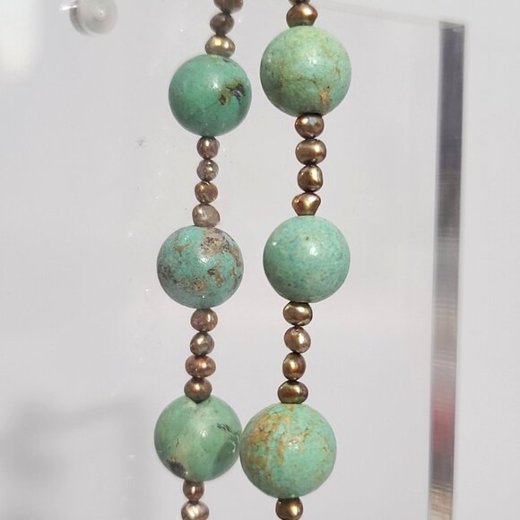 green turquoise beaded necklace w black freshwater pearls and gold filled clasp - Picture 4 of 11